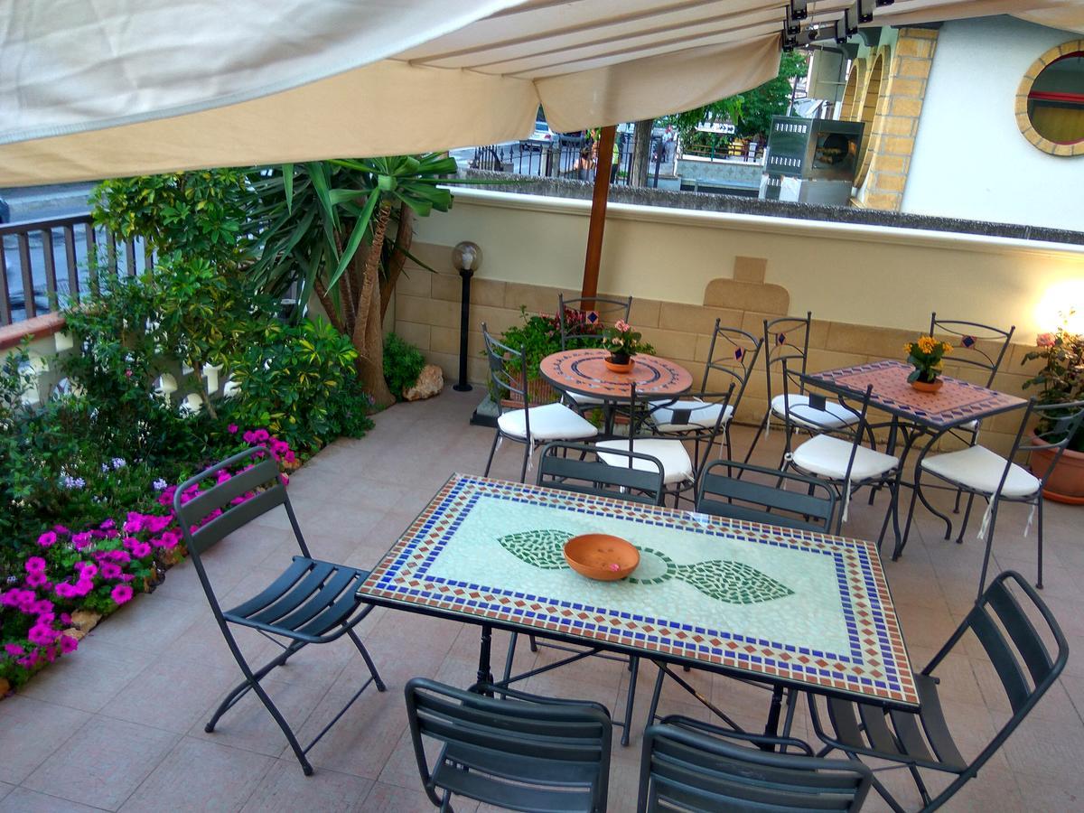مبيت وإفطار Marina di Ginosa Le Camelie المظهر الخارجي الصورة