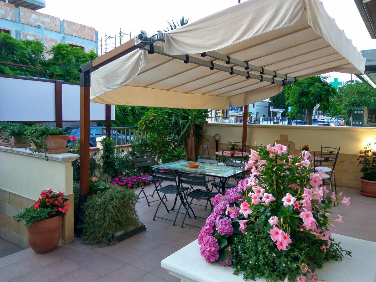 مبيت وإفطار Marina di Ginosa Le Camelie المظهر الخارجي الصورة
