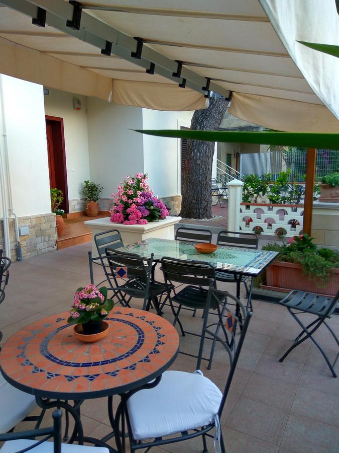 مبيت وإفطار Marina di Ginosa Le Camelie المظهر الخارجي الصورة